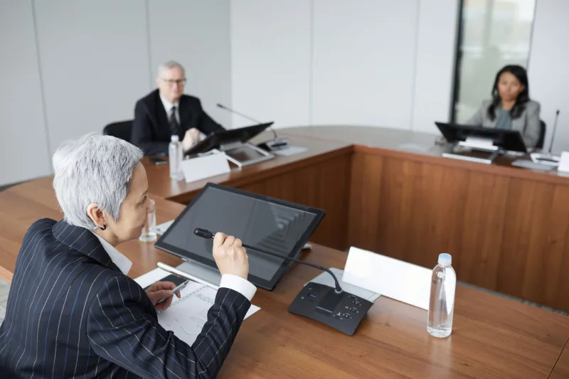 When Consensus Becomes a Liability: Rethinking How Large Organizations Make Decisions